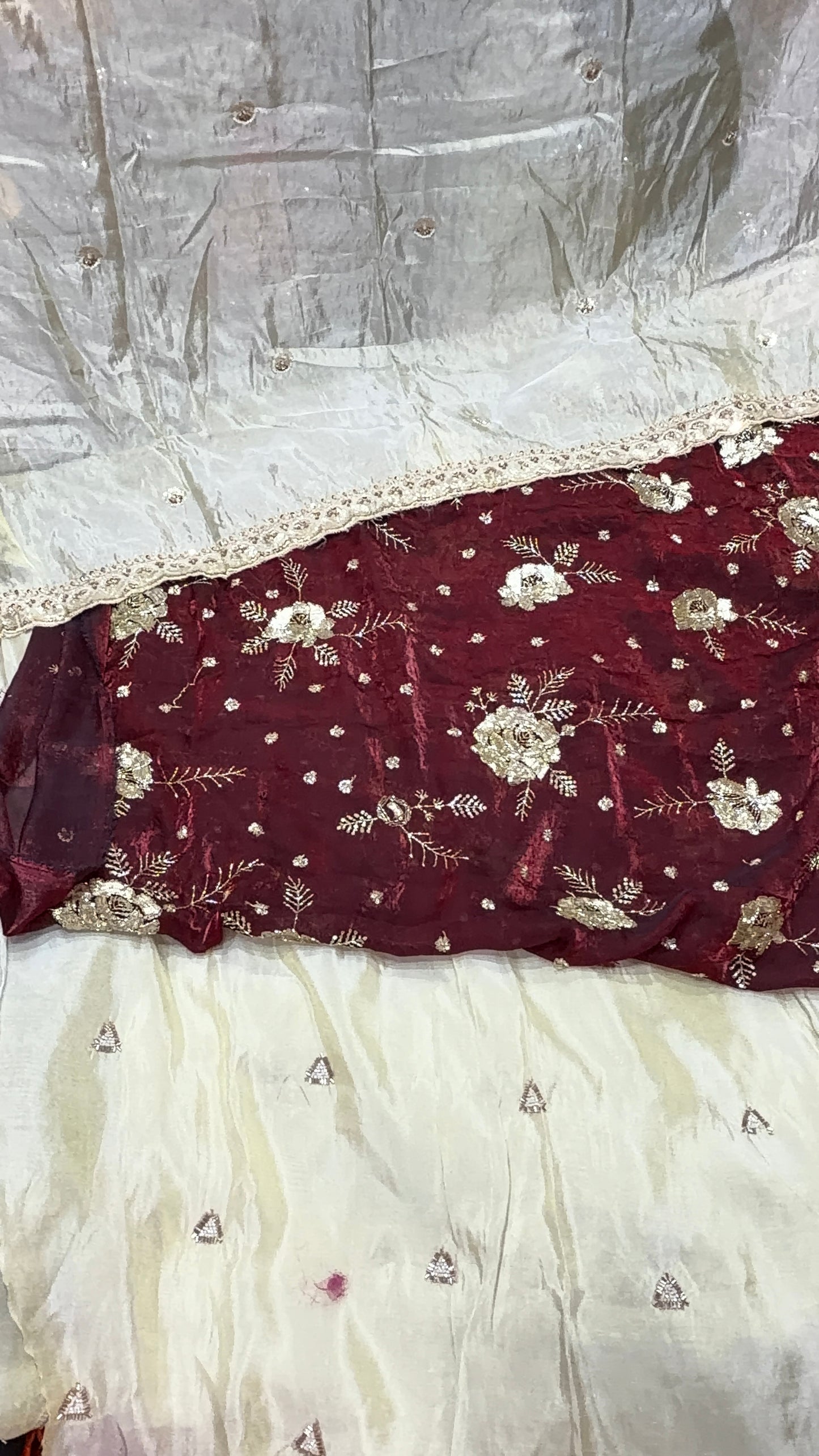 2 kurti 
2 bottom 
dupatta