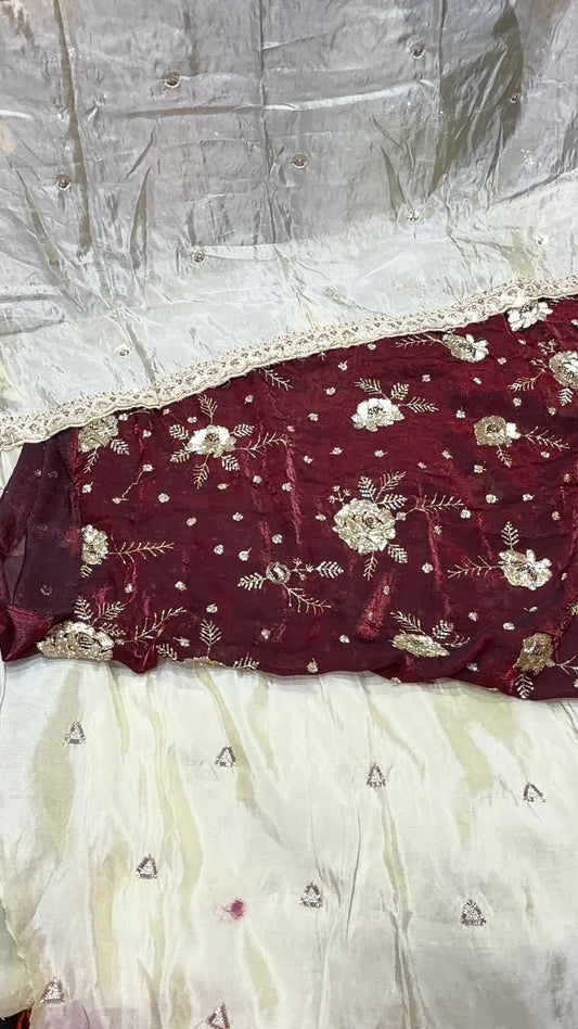 2 kurti 
2 bottom 
dupatta