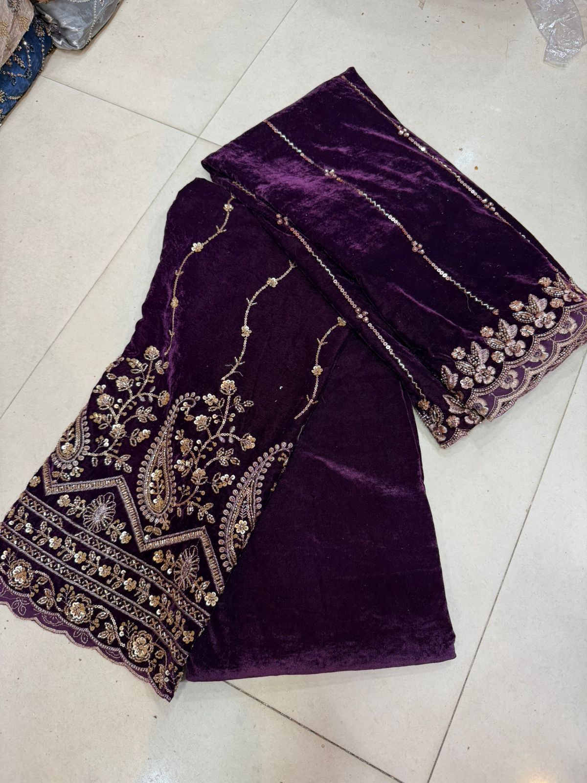Purple Velvet Heavy Embroidered Fabric Set – Front 0.75 Work | Back & Bottom 3.5 Plain | Dupatta 2 Work | Premium Bridal & Partywear Velvet