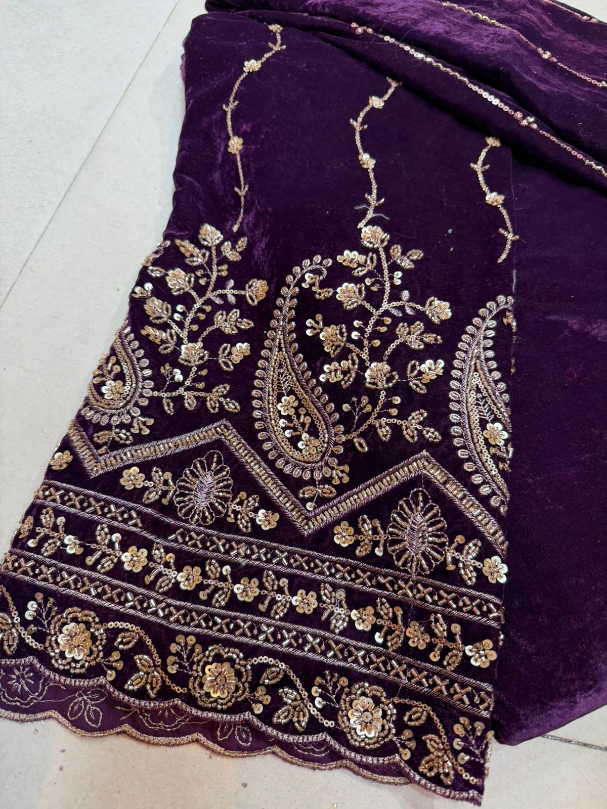 Purple Velvet Heavy Embroidered Fabric Set – Front 0.75 Work | Back & Bottom 3.5 Plain | Dupatta 2 Work | Premium Bridal & Partywear Velvet